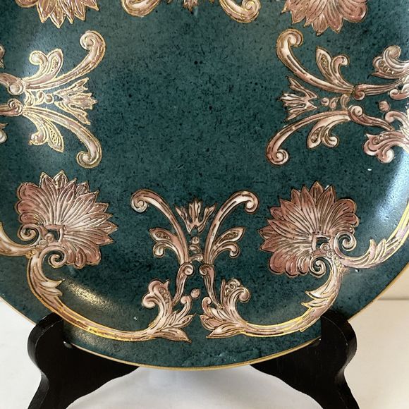 China Porcelain‎ Hand Painted Decorative 10” Plate Green Raised Gold & Vine - Picture 4 of 7